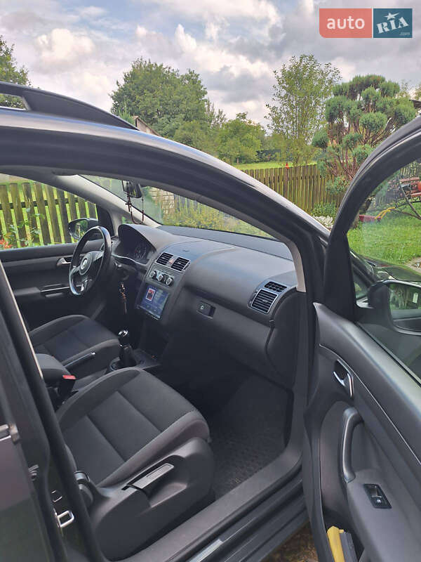 Минивэн Volkswagen Touran 2015 в Ивано-Франковске