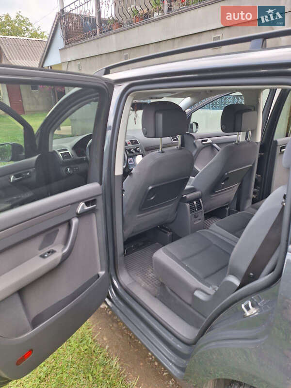 Минивэн Volkswagen Touran 2015 в Ивано-Франковске