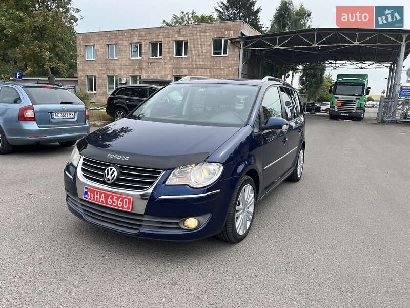 Минивэн Volkswagen Touran 2008 в Луцке
