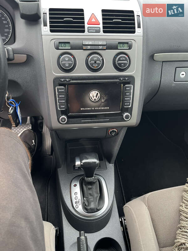 Минивэн Volkswagen Touran 2008 в Луцке