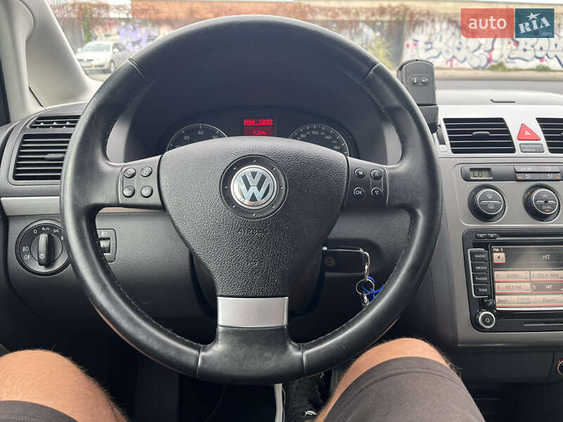 Минивэн Volkswagen Touran 2008 в Луцке