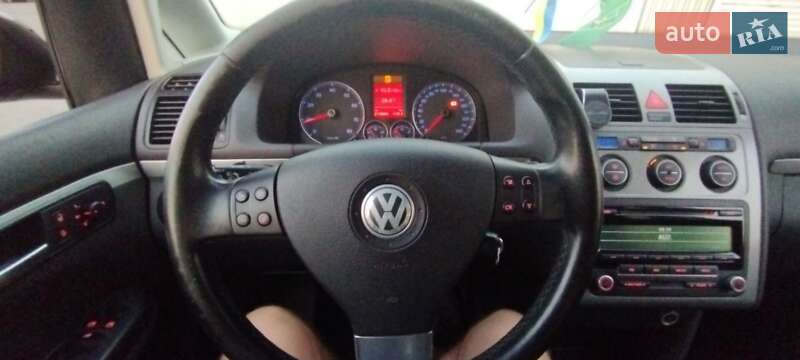 Мінівен Volkswagen Touran 2008 в Харкові