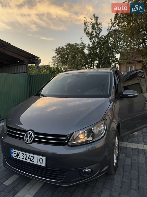 Volkswagen Touran 2012