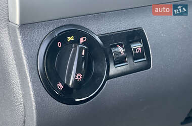 Минивэн Volkswagen Touran 2005 в 