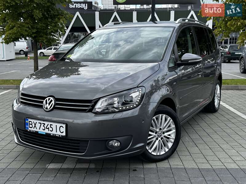 Минивэн Volkswagen Touran 2015 в 