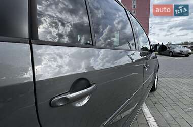 Минивэн Volkswagen Touran 2015 в 