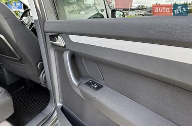 Минивэн Volkswagen Touran 2015 в 