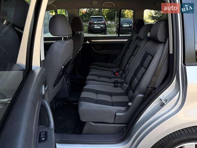 Мінівен Volkswagen Touran 2009 в Чернігові фото 8 Мінівен Volkswagen Touran 2009 в Чернігові