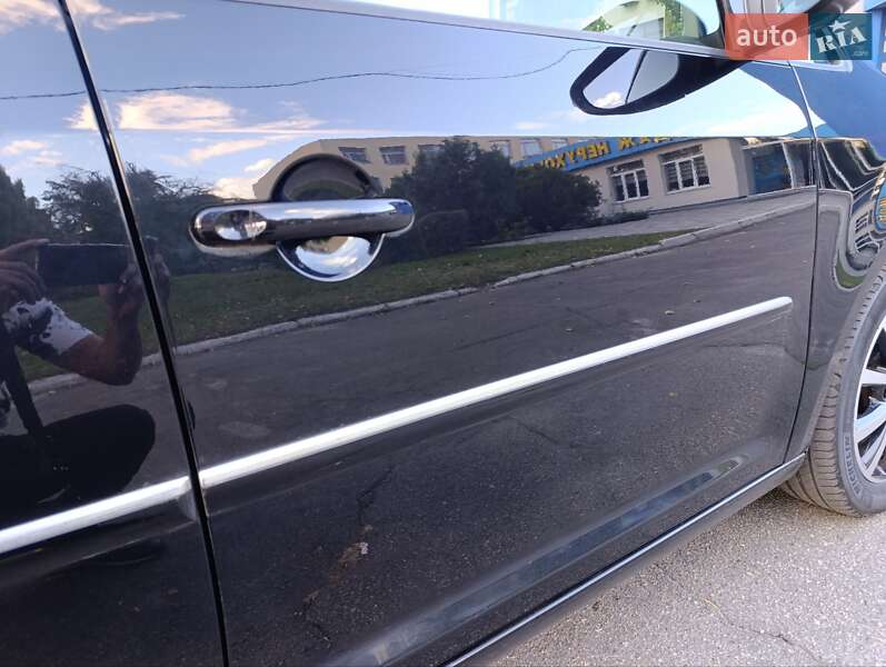 Минивэн Volkswagen Touran 2012 в Киеве фото 24 Минивэн Volkswagen Touran 2012 в Киеве