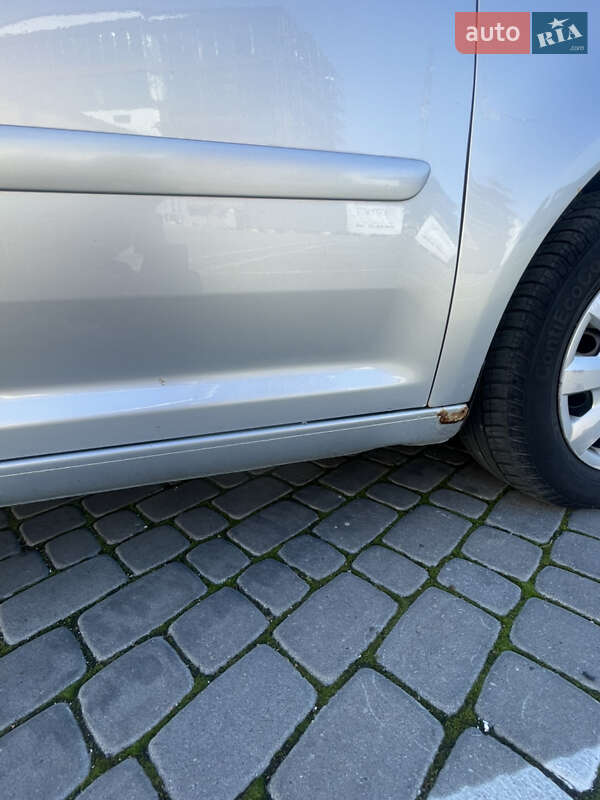 Мінівен Volkswagen Touran 2004 в Коломиї фото 6 Мінівен Volkswagen Touran 2004 в Коломиї