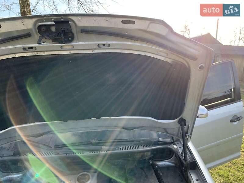 Минивэн Volkswagen Touran 2006 в Рава-Русской