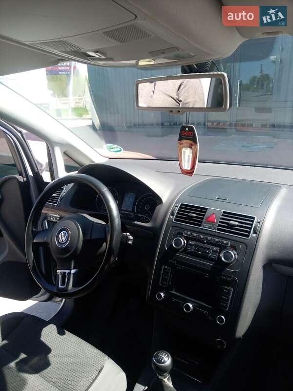 Минивэн Volkswagen Touran 2010 в Рава-Русской