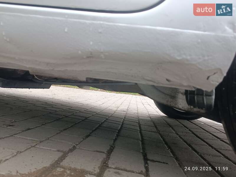 Мінівен Volkswagen Touran 2003 в Чернівцях