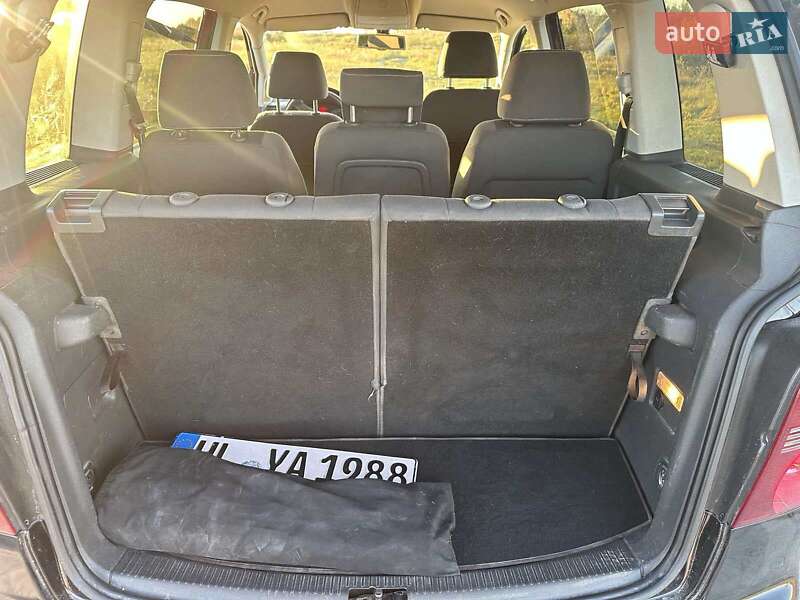 Минивэн Volkswagen Touran 2008 в Сарнах