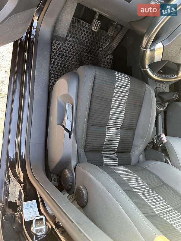 Минивэн Volkswagen Touran 2008 в Сарнах