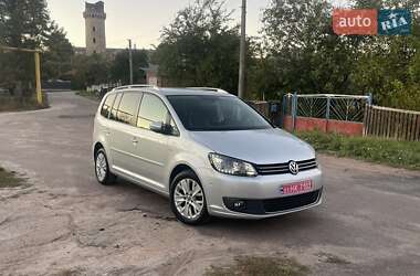 Минивэн Volkswagen Touran 2014 в Коростене