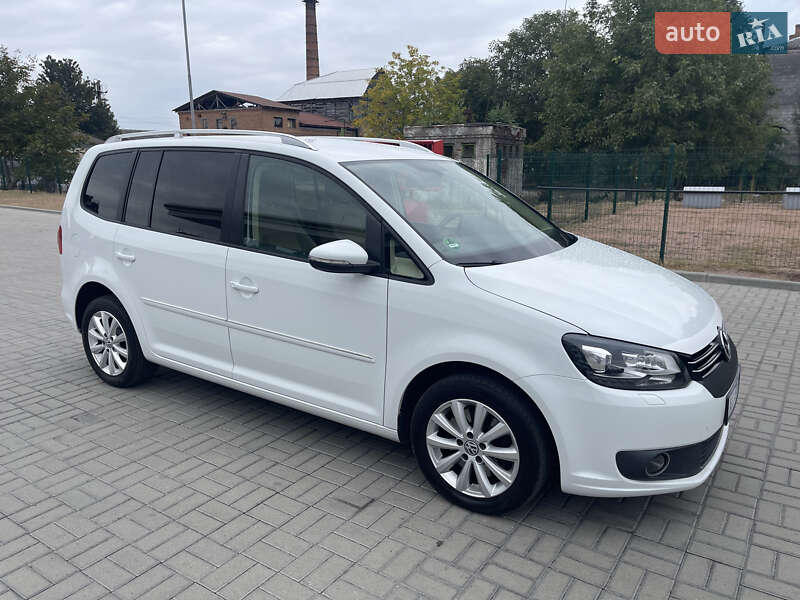 Минивэн Volkswagen Touran 2015 в Житомире