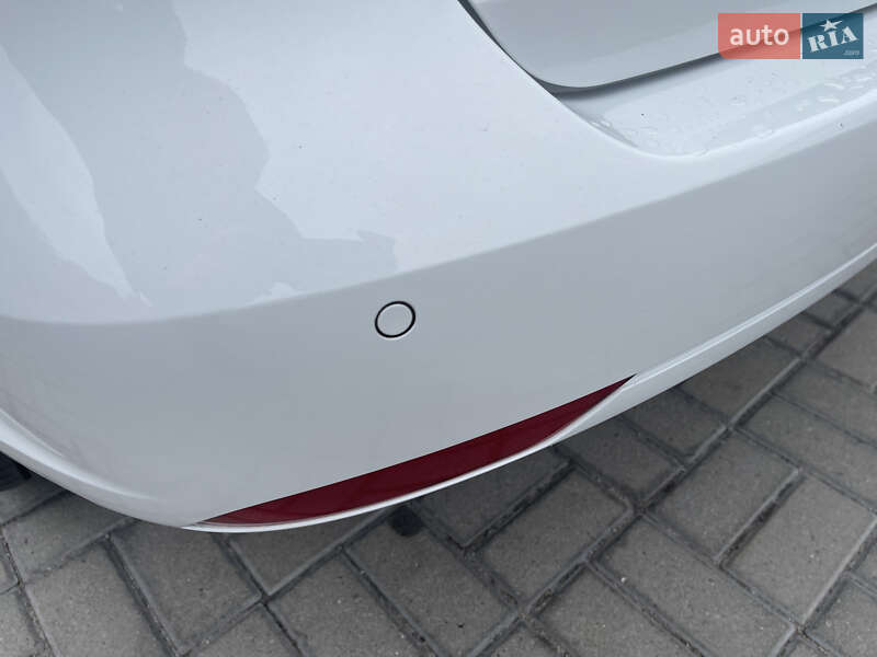 Минивэн Volkswagen Touran 2015 в Житомире