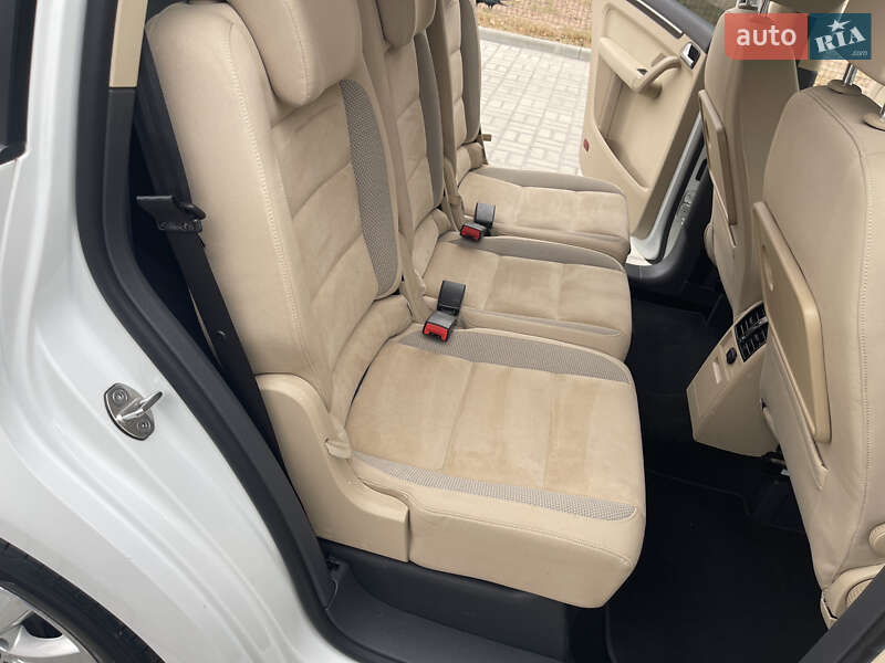 Минивэн Volkswagen Touran 2015 в Житомире
