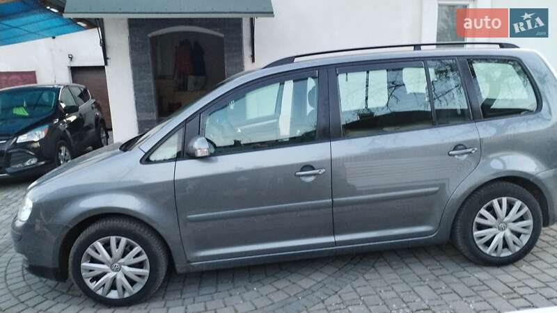 Мінівен Volkswagen Touran 2004 в Львові