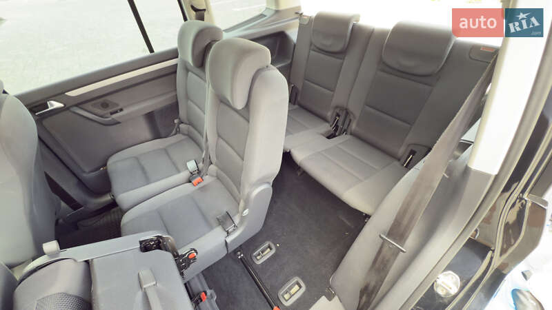 Минивэн Volkswagen Touran 2011 в Луцке фото 20 Минивэн Volkswagen Touran 2011 в Луцке