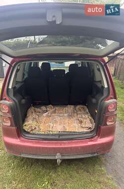 Минивэн Volkswagen Touran 2007 в Рокитном
