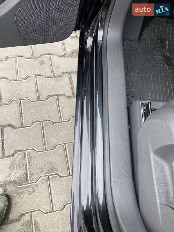 Минивэн Volkswagen Touran 2007 в Виннице