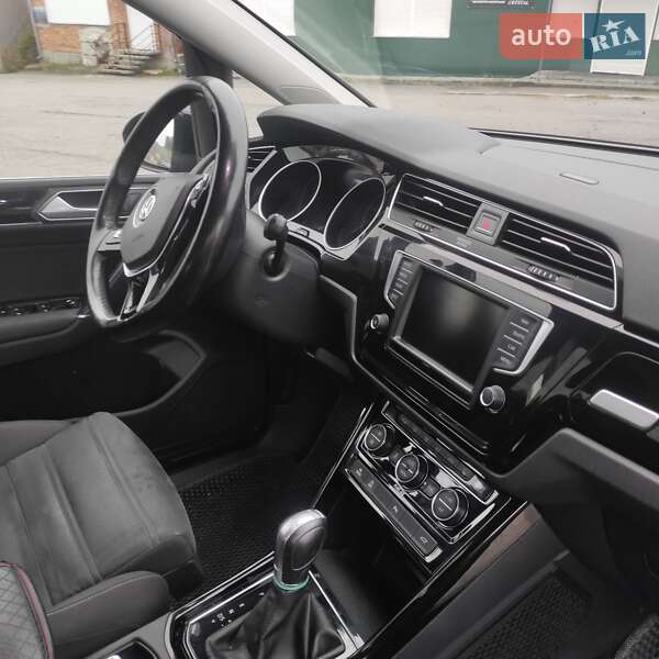 Мікровен Volkswagen Touran 2016 в Вінниці