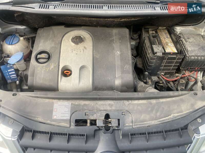 Минивэн Volkswagen Touran 2005 в Сарнах