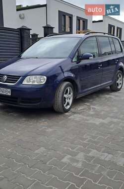 Минивэн Volkswagen Touran 2003 в Заречном