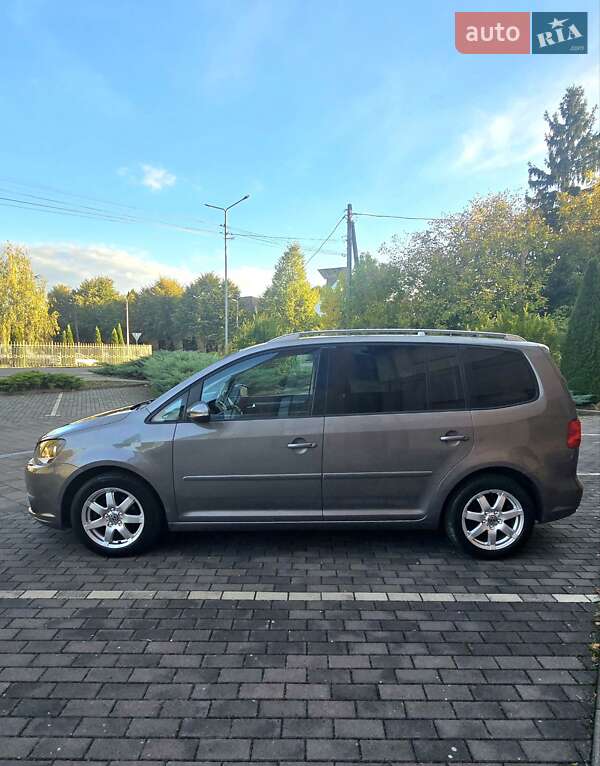 Мінівен Volkswagen Touran 2010 в Виноградові