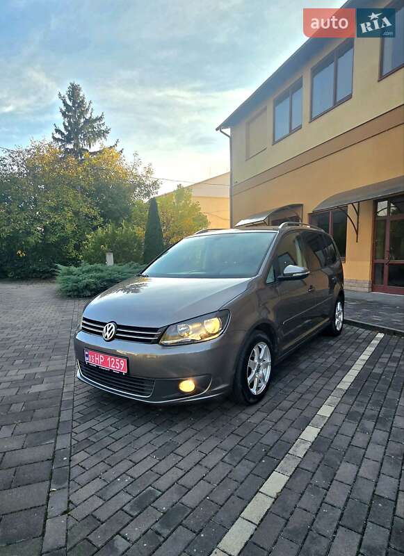 Мінівен Volkswagen Touran 2010 в Виноградові
