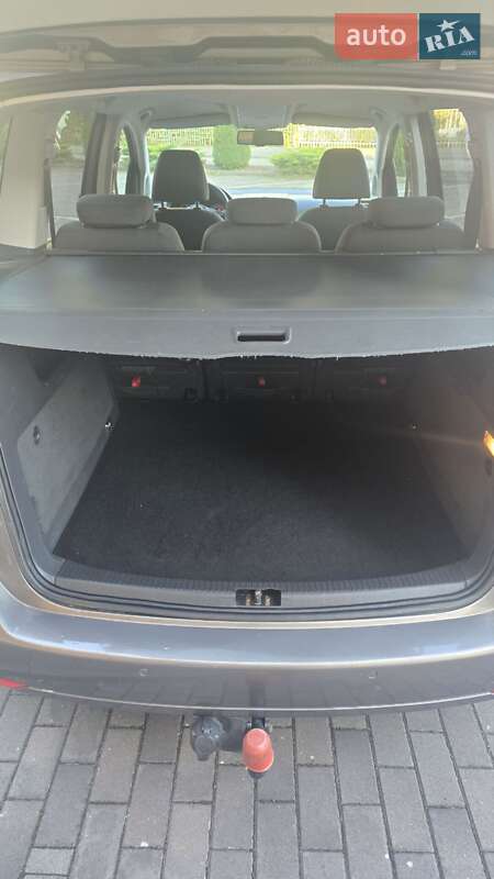 Мінівен Volkswagen Touran 2010 в Виноградові