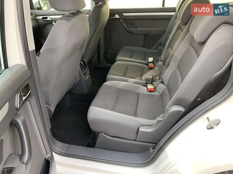 Минивэн Volkswagen Touran 2011 в Ровно фото 30 Минивэн Volkswagen Touran 2011 в Ровно