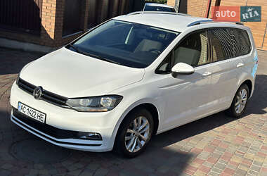 Микровэн Volkswagen Touran 2016 в Владимире
