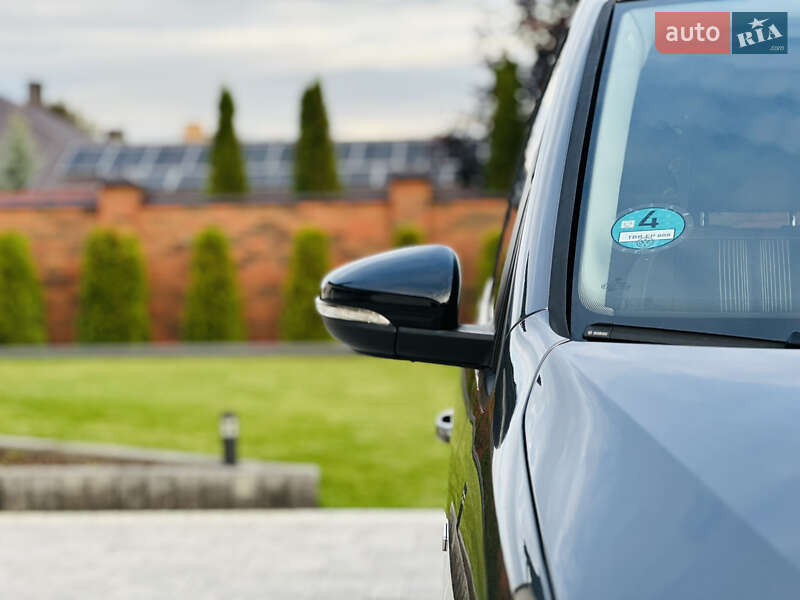 Мінівен Volkswagen Touran 2012 в Луцьку фото 19 Мінівен Volkswagen Touran 2012 в Луцьку