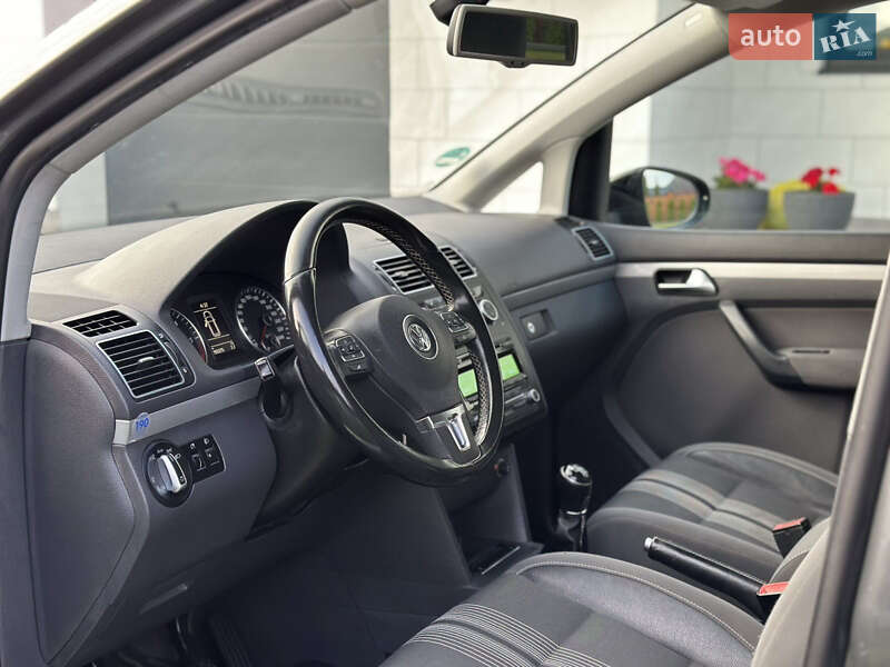 Мінівен Volkswagen Touran 2012 в Луцьку фото 33 Мінівен Volkswagen Touran 2012 в Луцьку