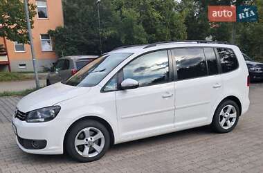 Мінівен Volkswagen Touran 2012 в Чернівцях