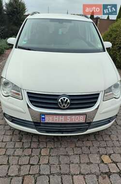 Мінівен Volkswagen Touran 2008 в Полтаві