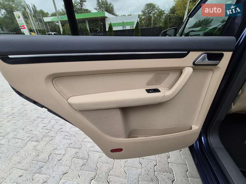 Мінівен Volkswagen Touran 2014 в Одесі