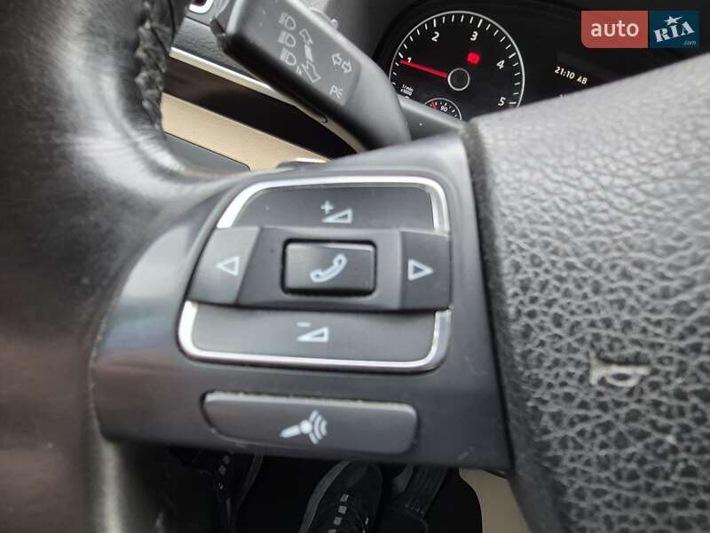 Мінівен Volkswagen Touran 2014 в Одесі