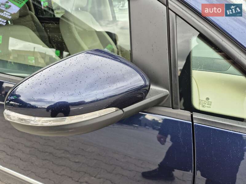 Мінівен Volkswagen Touran 2014 в Одесі