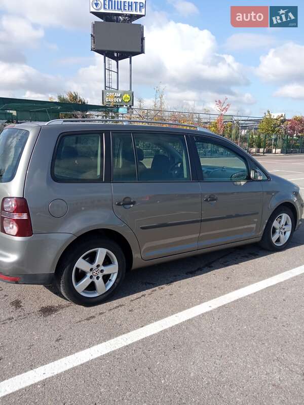 Мінівен Volkswagen Touran 2008 в Львові