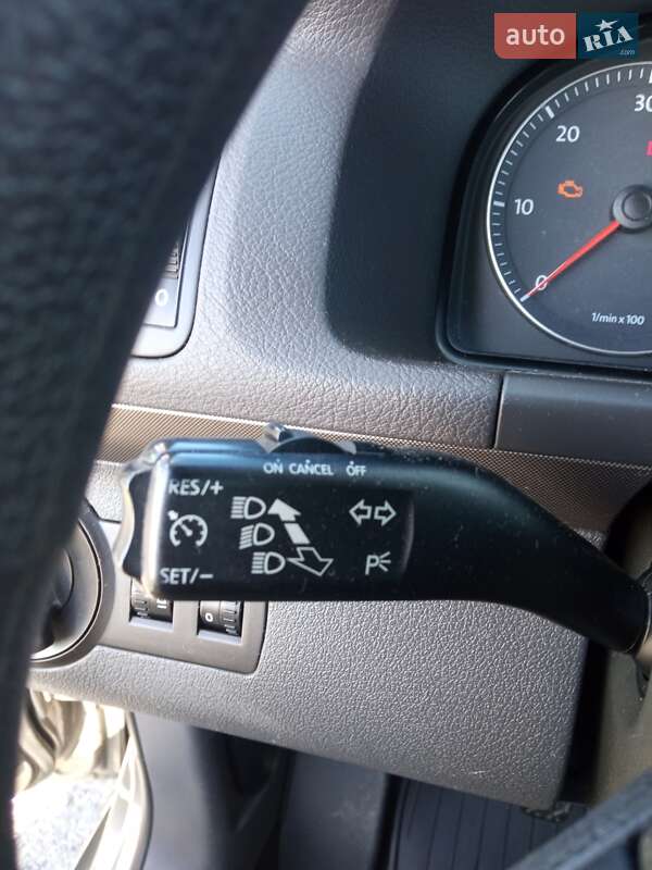 Мінівен Volkswagen Touran 2008 в Львові