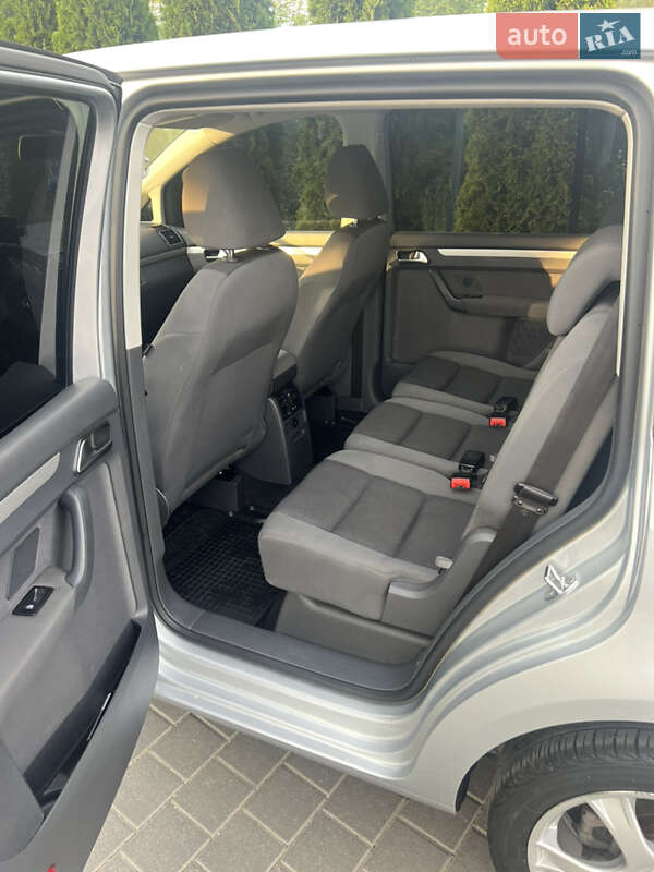 Минивэн Volkswagen Touran 2011 в Самборе