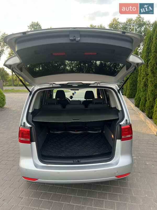 Минивэн Volkswagen Touran 2011 в Самборе