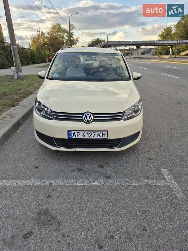Минивэн Volkswagen Touran 2014 в Запорожье