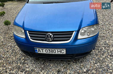Минивэн Volkswagen Touran 2005 в Тысменице