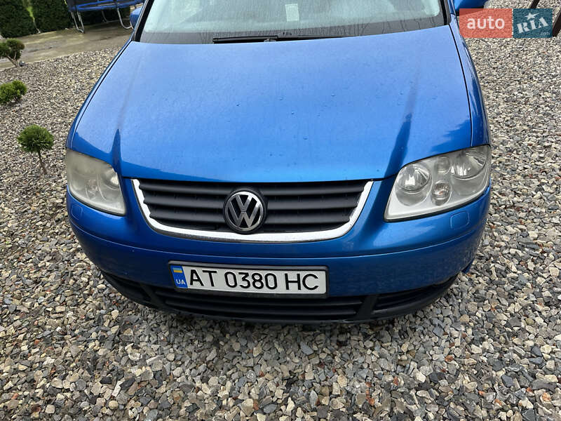 Минивэн Volkswagen Touran 2005 в Тысменице