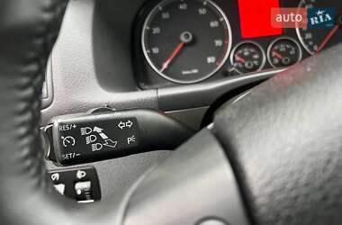 Минивэн Volkswagen Touran 2009 в 